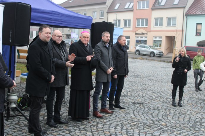  V Konici opravili náměstí. Přispěl i kraj