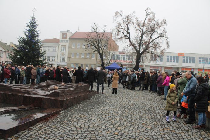  V Konici opravili náměstí. Přispěl i kraj