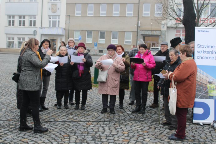  V Konici opravili náměstí. Přispěl i kraj