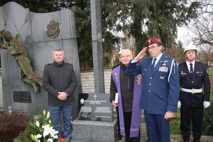  Uctili památku amerických letců i statečnost obyvatel Troubek
