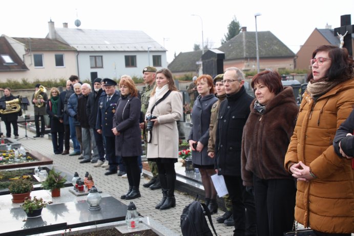  Uctili památku amerických letců i statečnost obyvatel Troubek
