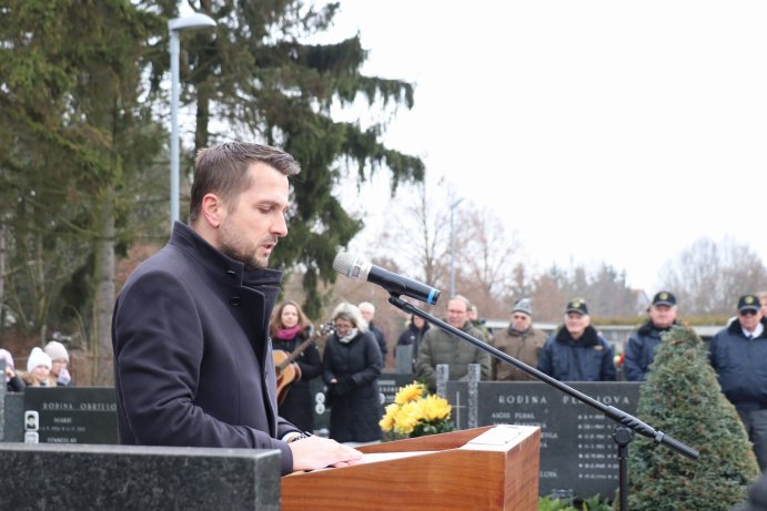  Uctili památku amerických letců i statečnost obyvatel Troubek
