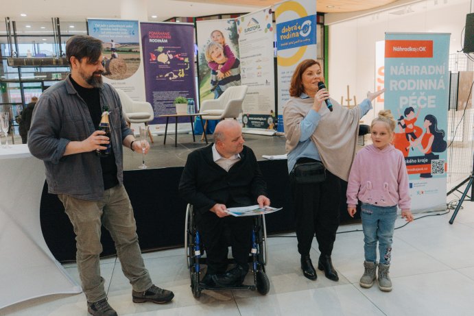  Galerie Šantovka hostí výstavu o pěstounských rodinách
