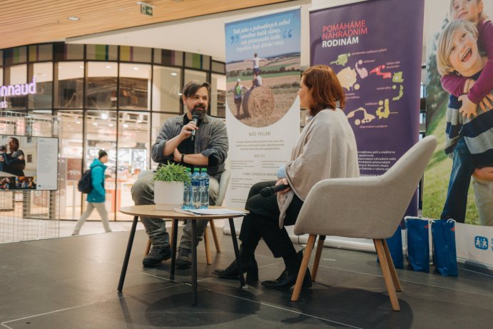  Galerie Šantovka hostí výstavu o pěstounských rodinách

