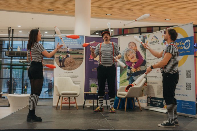  Galerie Šantovka hostí výstavu o pěstounských rodinách
