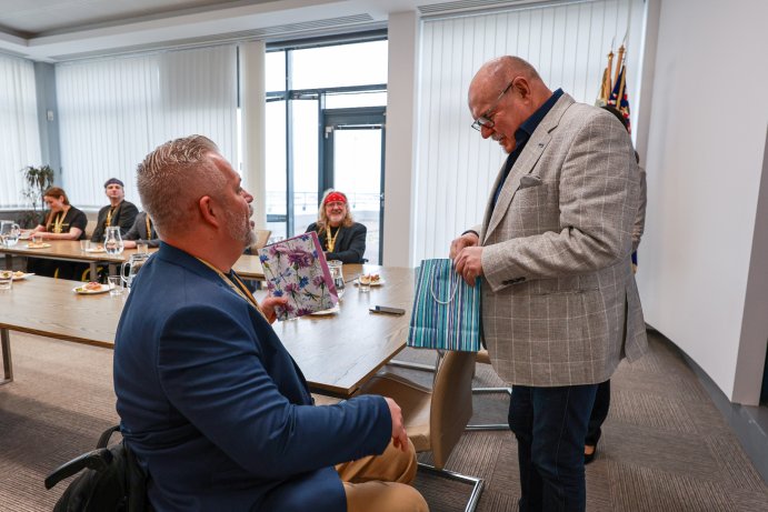  Parahokejisté se na kraji pochlubili úspěchem – po 21 letech jsou mistry republiky
