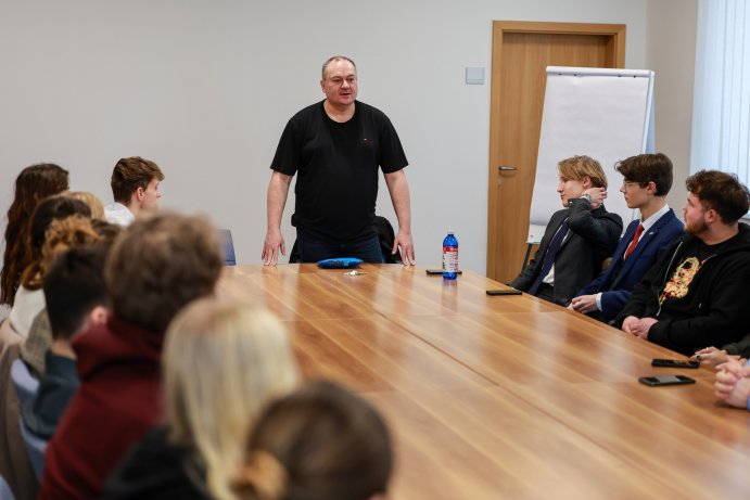  Studenti si zvolili hejtmanku, soustředit se chtějí na oblast dobrovolnictví
