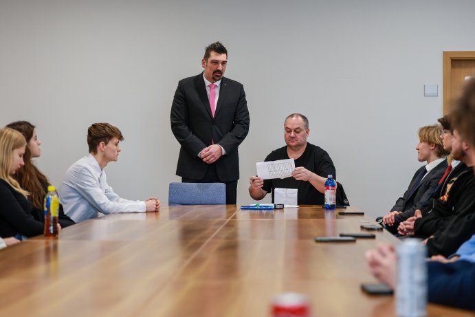  Studenti si zvolili hejtmanku, soustředit se chtějí na oblast dobrovolnictví
