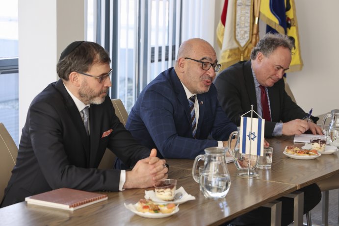  Izraelský velvyslanec v Olomouckém kraji. Jednal o podpoře turistického ruchu i vzdělávání
