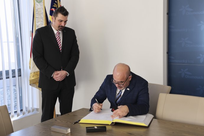  Izraelský velvyslanec v Olomouckém kraji. Jednal o podpoře turistického ruchu i vzdělávání
