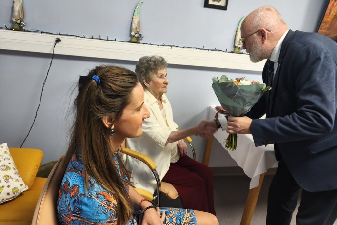  Stoleté jubilantce osobně popřál i zástupce kraje
