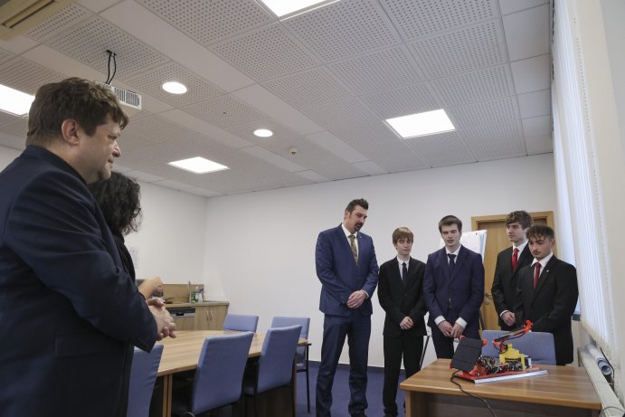  Solární energie pro náctileté – podpořte svým hlasem mezinárodní úspěch týmu studentů z Lipníku
