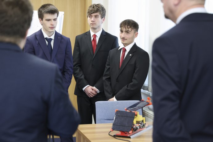  Solární energie pro náctileté – podpořte svým hlasem mezinárodní úspěch týmu studentů z Lipníku
