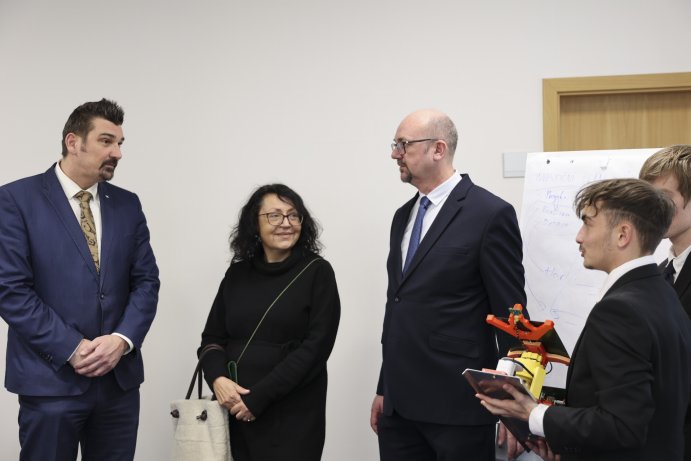  Solární energie pro náctileté – podpořte svým hlasem mezinárodní úspěch týmu studentů z Lipníku
