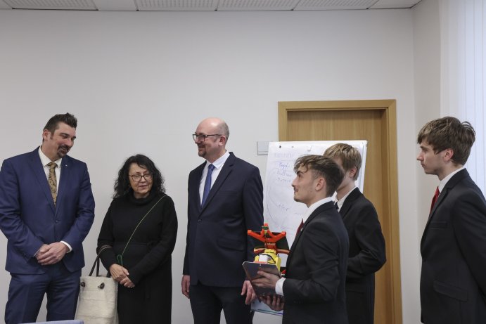  Solární energie pro náctileté – podpořte svým hlasem mezinárodní úspěch týmu studentů z Lipníku
