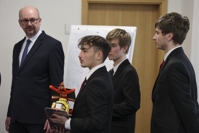  Solární energie pro náctileté – podpořte svým hlasem mezinárodní úspěch týmu studentů z Lipníku
