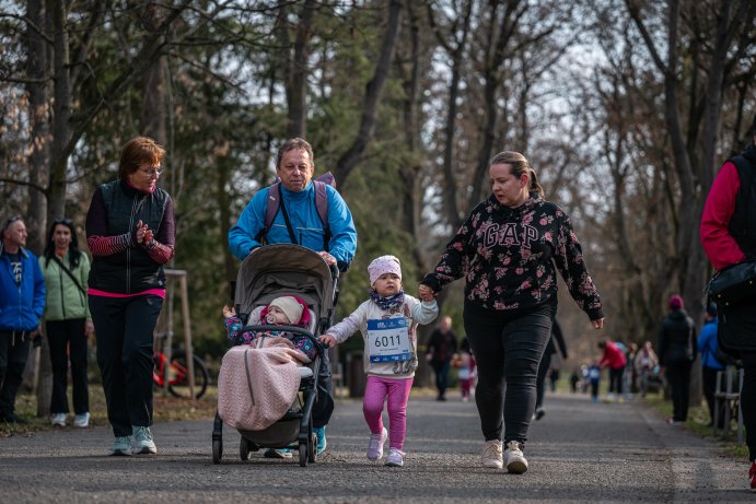  Běžci ve Smetanových sadech. Olomouc hostila RunTour Winter
