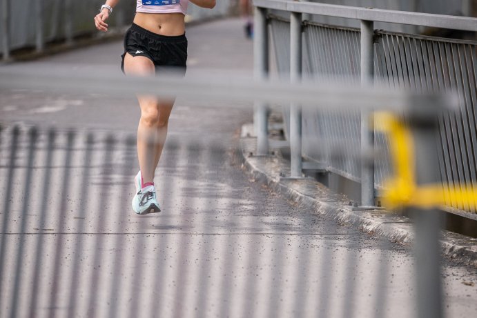  Běžci ve Smetanových sadech. Olomouc hostila RunTour Winter
