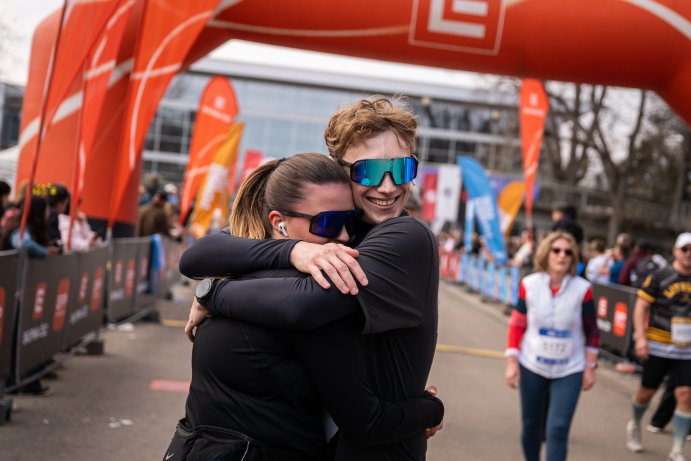  Běžci ve Smetanových sadech. Olomouc hostila RunTour Winter
