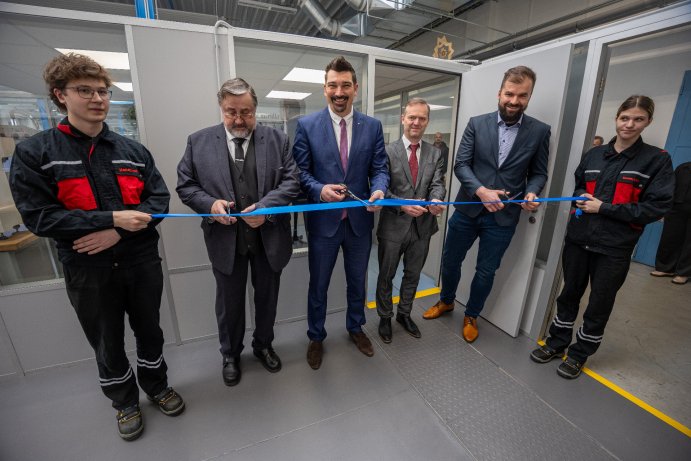  Rekonstrukce sociálního zázemí a nová odborná učebna pro studenty v Lutíně
