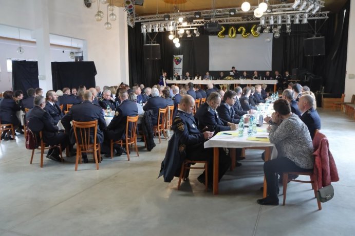  Dobrovolní hasiči z Jesenicka na shromáždění uctili památku kolegů
