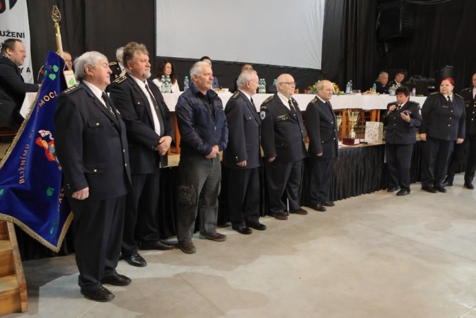  Dobrovolní hasiči z Jesenicka na shromáždění uctili památku kolegů
