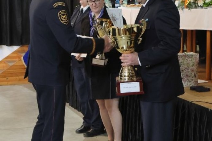  Dobrovolní hasiči z Jesenicka na shromáždění uctili památku kolegů
