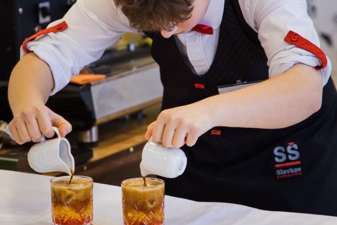  Kuchaři kouzlili s krkovičkou, baristé připravovali kávu
