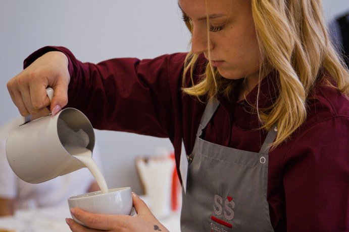  Kuchaři kouzlili s krkovičkou, baristé připravovali kávu
