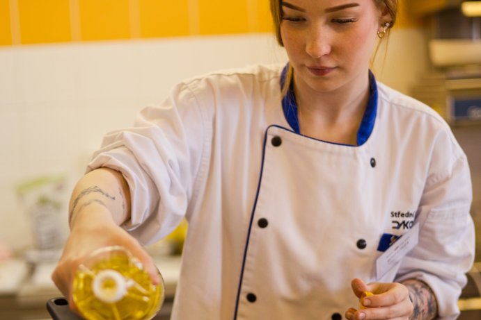  Kuchaři kouzlili s krkovičkou, baristé připravovali kávu
