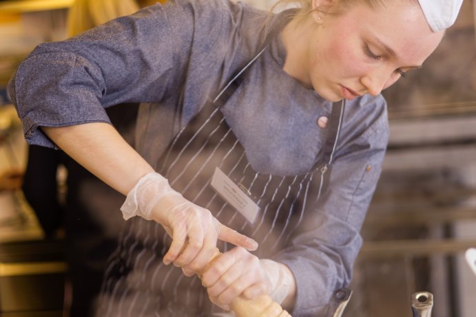  Kuchaři kouzlili s krkovičkou, baristé připravovali kávu
