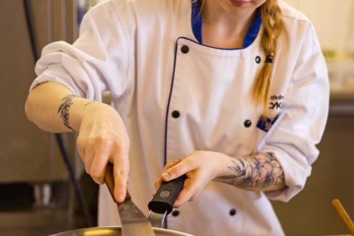  Kuchaři kouzlili s krkovičkou, baristé připravovali kávu
