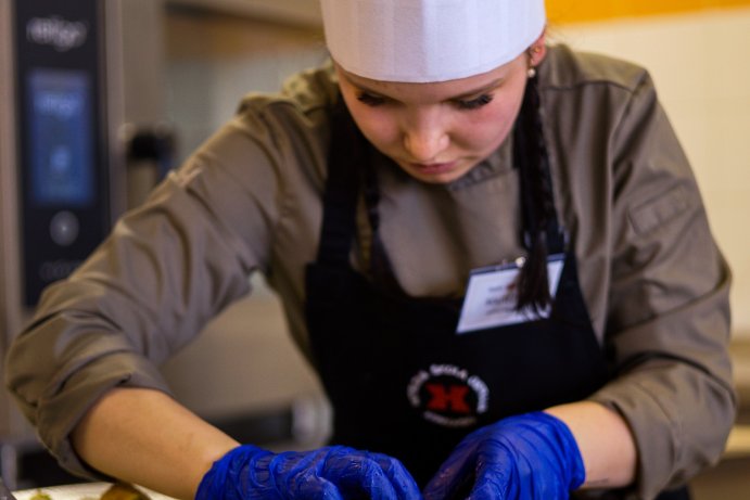  Kuchaři kouzlili s krkovičkou, baristé připravovali kávu

