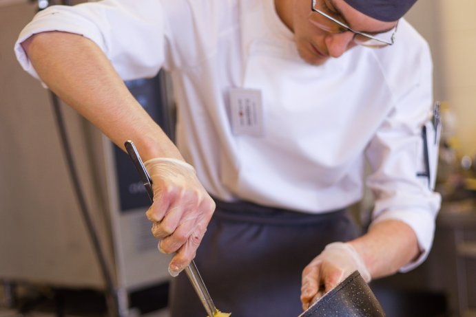  Kuchaři kouzlili s krkovičkou, baristé připravovali kávu
