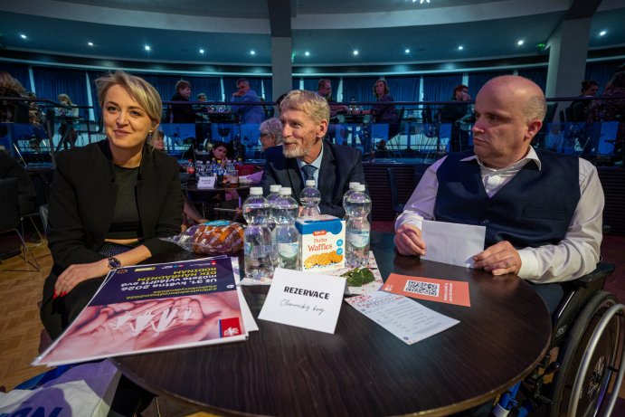  Poděkování pro pěstouny. Při Předmájové veselici
