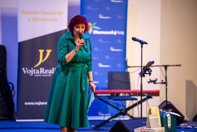  Poděkování pro pěstouny. Při Předmájové veselici
