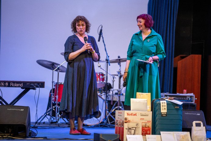  Poděkování pro pěstouny. Při Předmájové veselici
