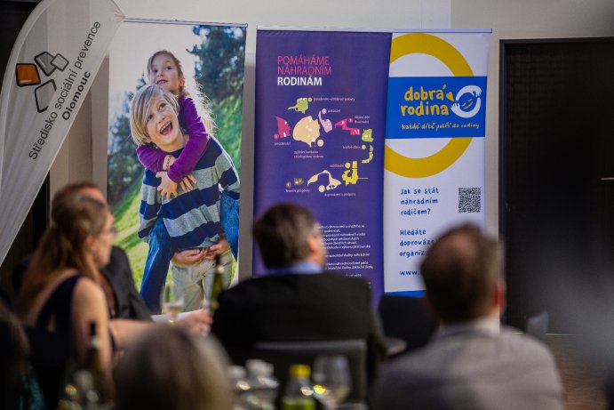  Poděkování pro pěstouny. Při Předmájové veselici
