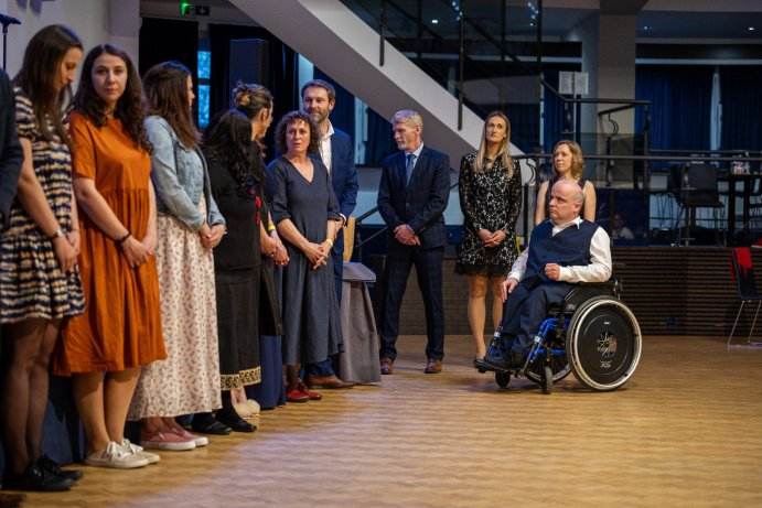  Poděkování pro pěstouny. Při Předmájové veselici
