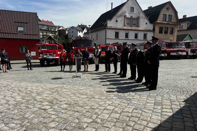  Nová cisterna pro hasiče v Žulové. Zapojili se lidé, přispěl i kraj
