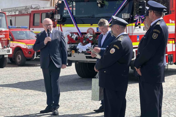  Nová cisterna pro hasiče v Žulové. Zapojili se lidé, přispěl i kraj
