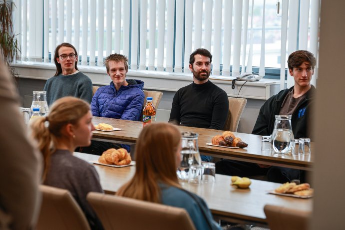  Na hejtmanství zavítali studenti z Německa
