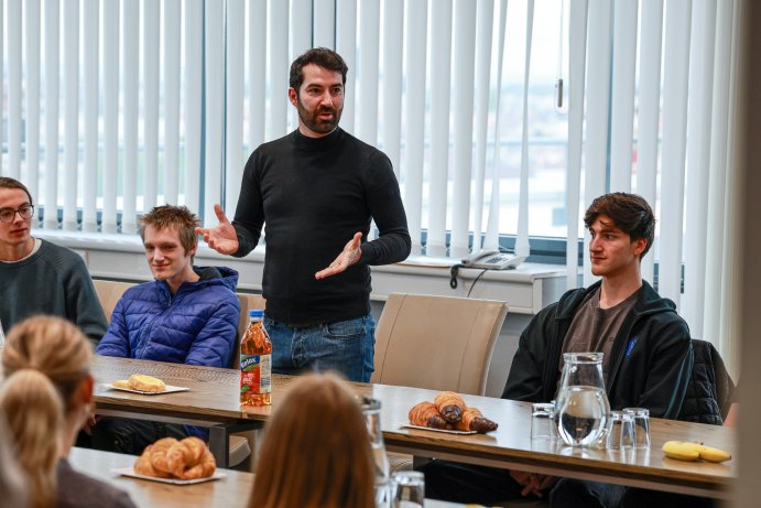  Na hejtmanství zavítali studenti z Německa
