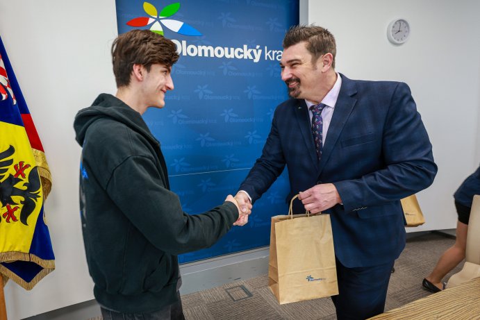  Na hejtmanství zavítali studenti z Německa
