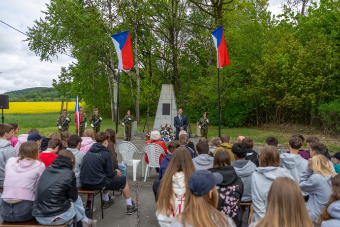 U bratrušovské střelnice vzpomněli oběti druhé světové války
