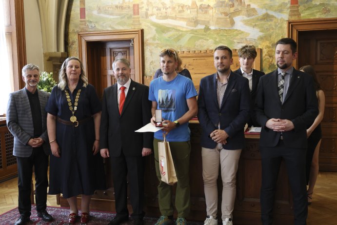  Dárci krve převzali v Olomouci Zlaté medaile Jana Janského
