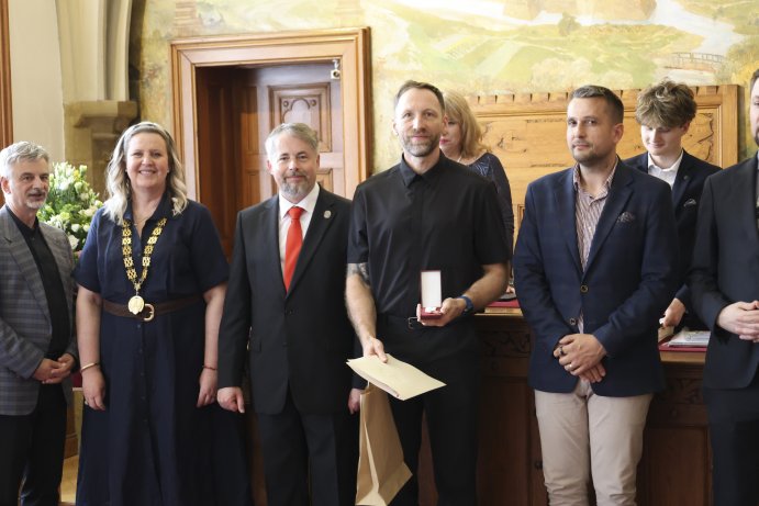  Dárci krve převzali v Olomouci Zlaté medaile Jana Janského
