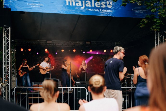  Olomoucký Letňák ožil majálesem. Královnou se stala Dina Štěrbová