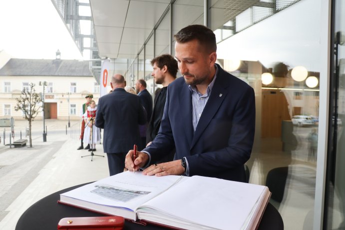  Přerov otevírá nový moderní magistrát
