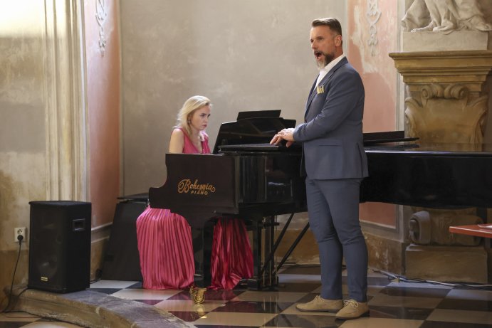  Zlatým křížem ocenili mnohonásobné dárce krve

